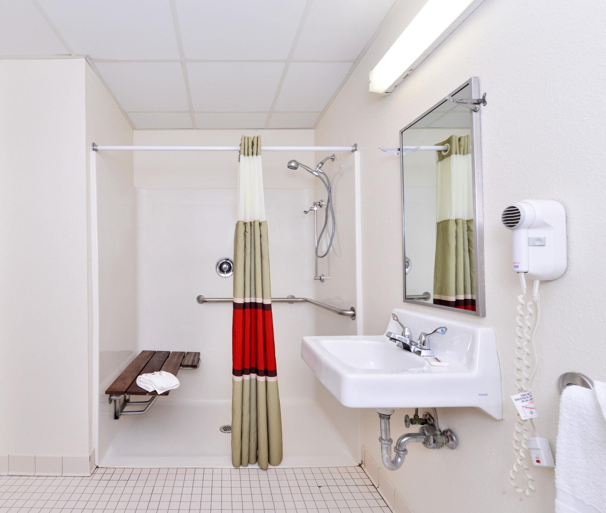 Red Roof Inn Sandusky - Milan Eksteriør billede